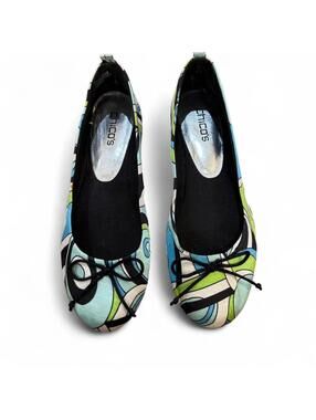 Chico’s abstract print ballet flags. Size 8. Very pucci inspired design.